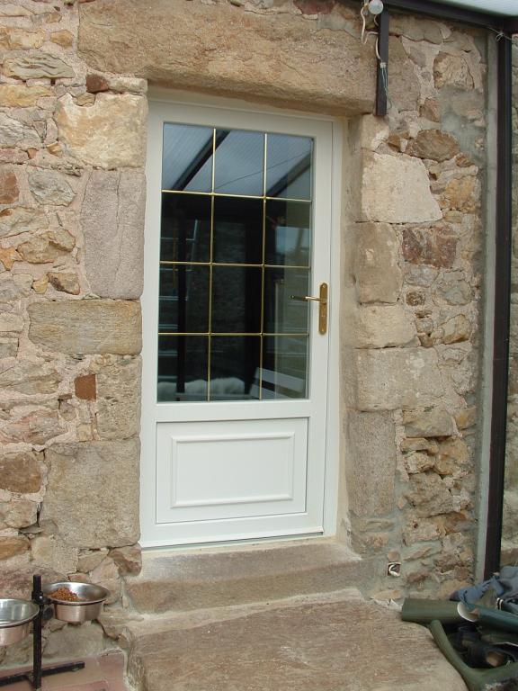 Porte d'entr�e PVC Blanc avec petits bois incorpor�s